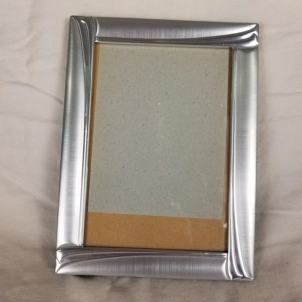 Decorel Picture Frame 5x7 Silver metal Excellent Brushed Curved Detail